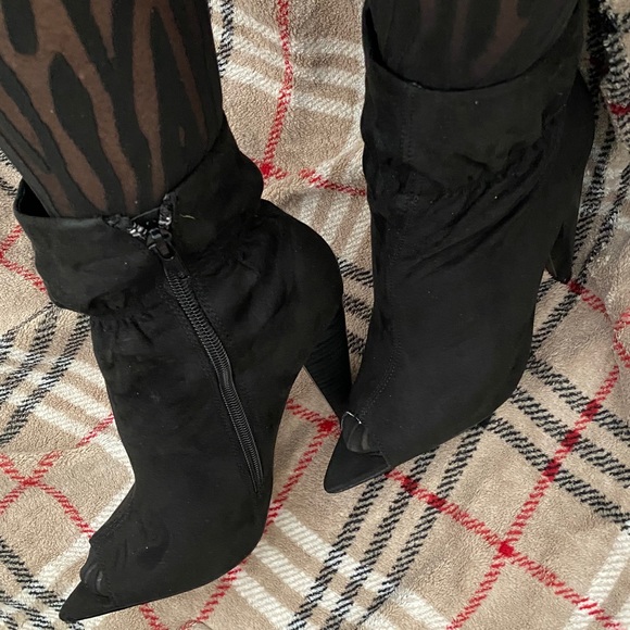 🖤Black Pull On Runch Inner Zip Peep Toe Boots - Picture 3 of 5